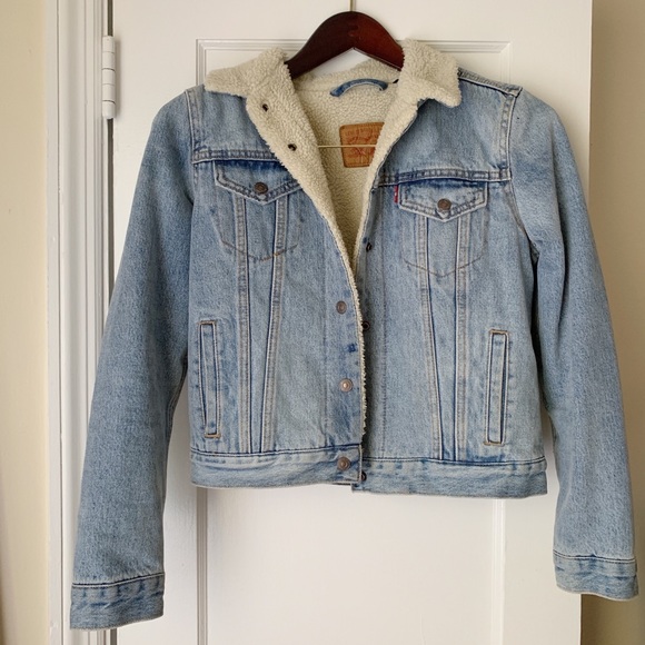 levi's women's original sherpa trucker